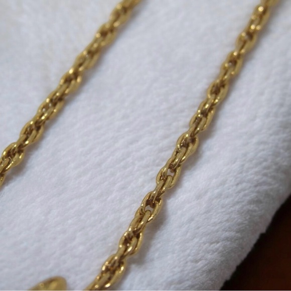 GIVENCHY Vintage Signature G with Bow Pendant Necklace ✨🤩 - Picture 10 of 15